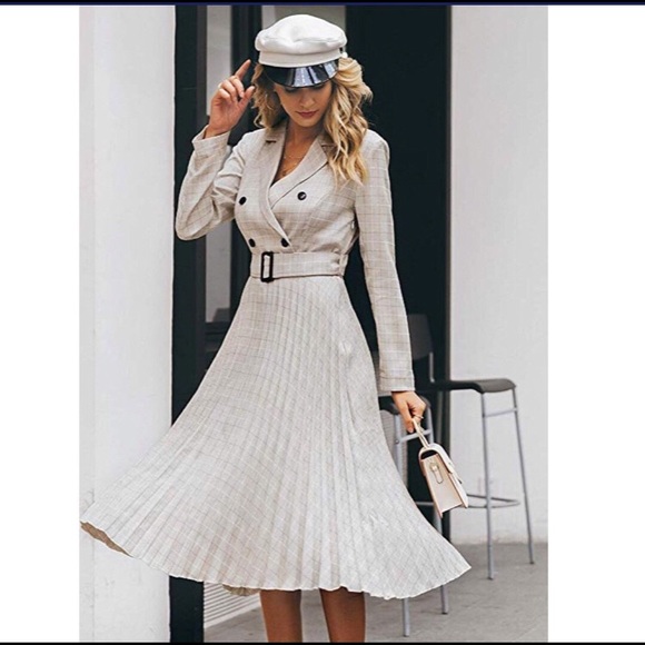 Dresses & Skirts - Long Sleeve Blazer Midi Dress